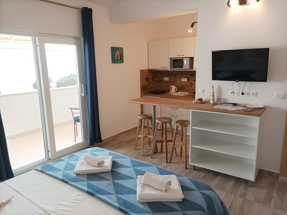 Villa Ljetni San Оміш Екстер'єр фото
