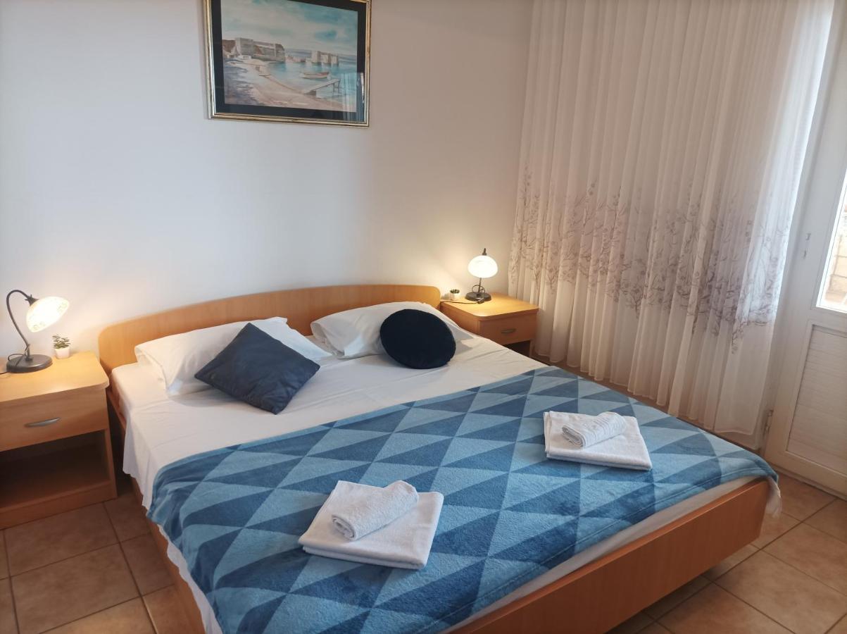 Villa Ljetni San Оміш Екстер'єр фото